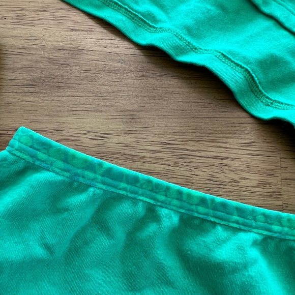 Green Bra ☘️ (comes with 2 boyshorts) - Picture 7 of 7